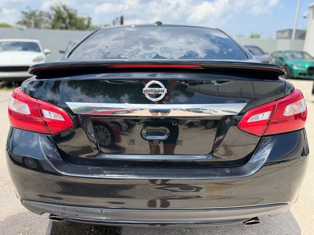 Used 2016 Nissan Altima 2.5 SV w/ Convenience Package FWD image 4