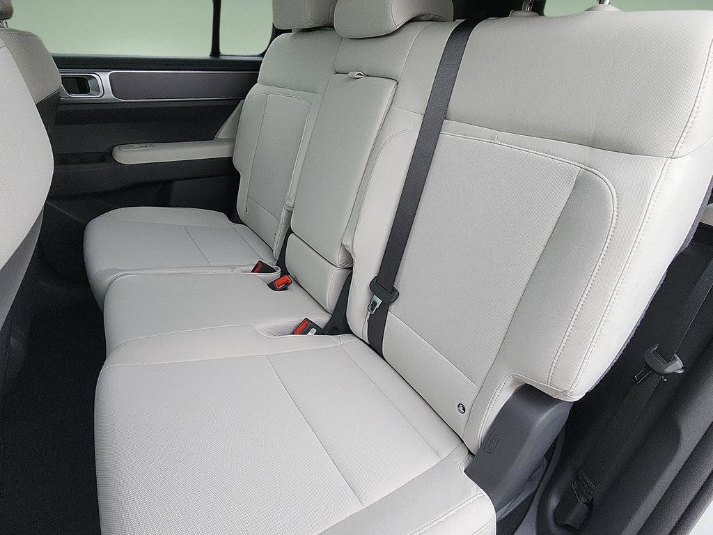 New 2026 Hyundai Santa Fe SE image 14