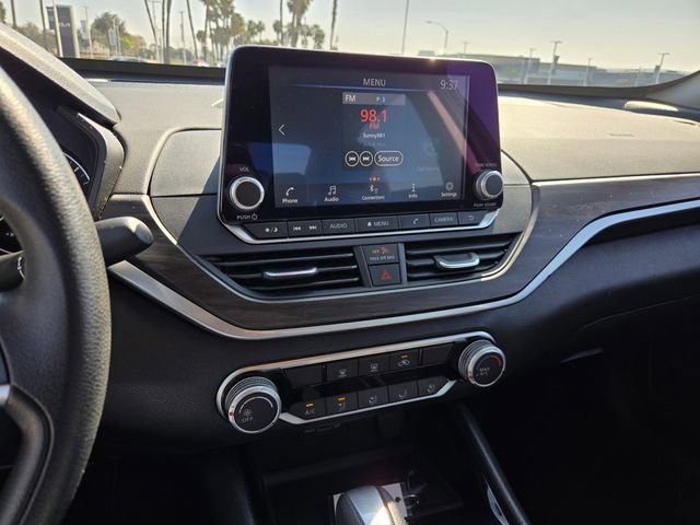 Used 2024 Nissan Altima 2.5 SV FWD image 19