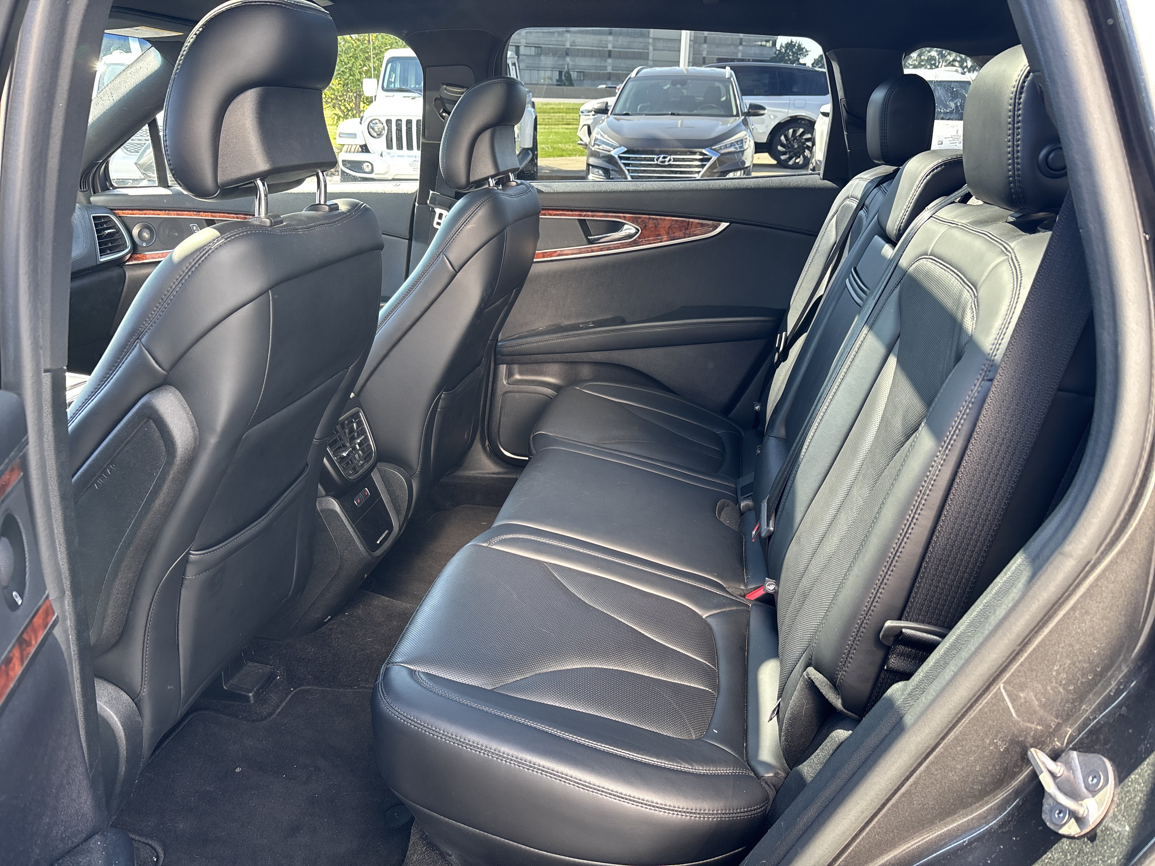 Used 2019 Lincoln Nautilus Reserve AWD/4WD image 9