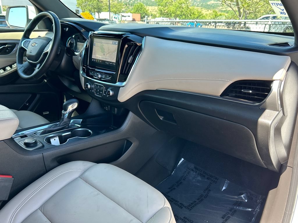 Used 2023 Chevrolet Traverse LT w/ LT Premium Package AWD/4WD image 9