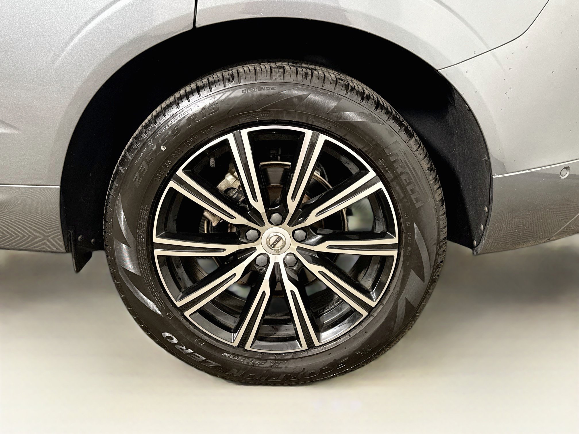 Used 2019 Volvo XC60 T5 Inscription w/ Protection Package AWD/4WD image 27