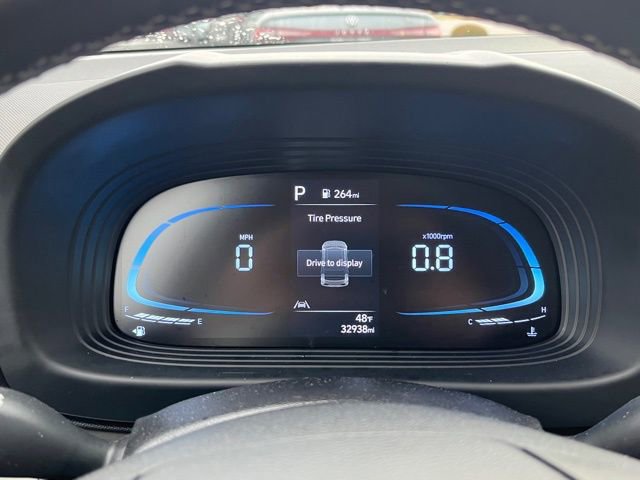 Used 2023 Hyundai Venue SEL w/ Cargo Package image 32