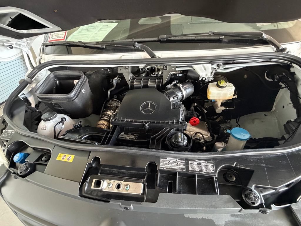 Used 2025 Mercedes-Benz Sprinter 2500 image 31