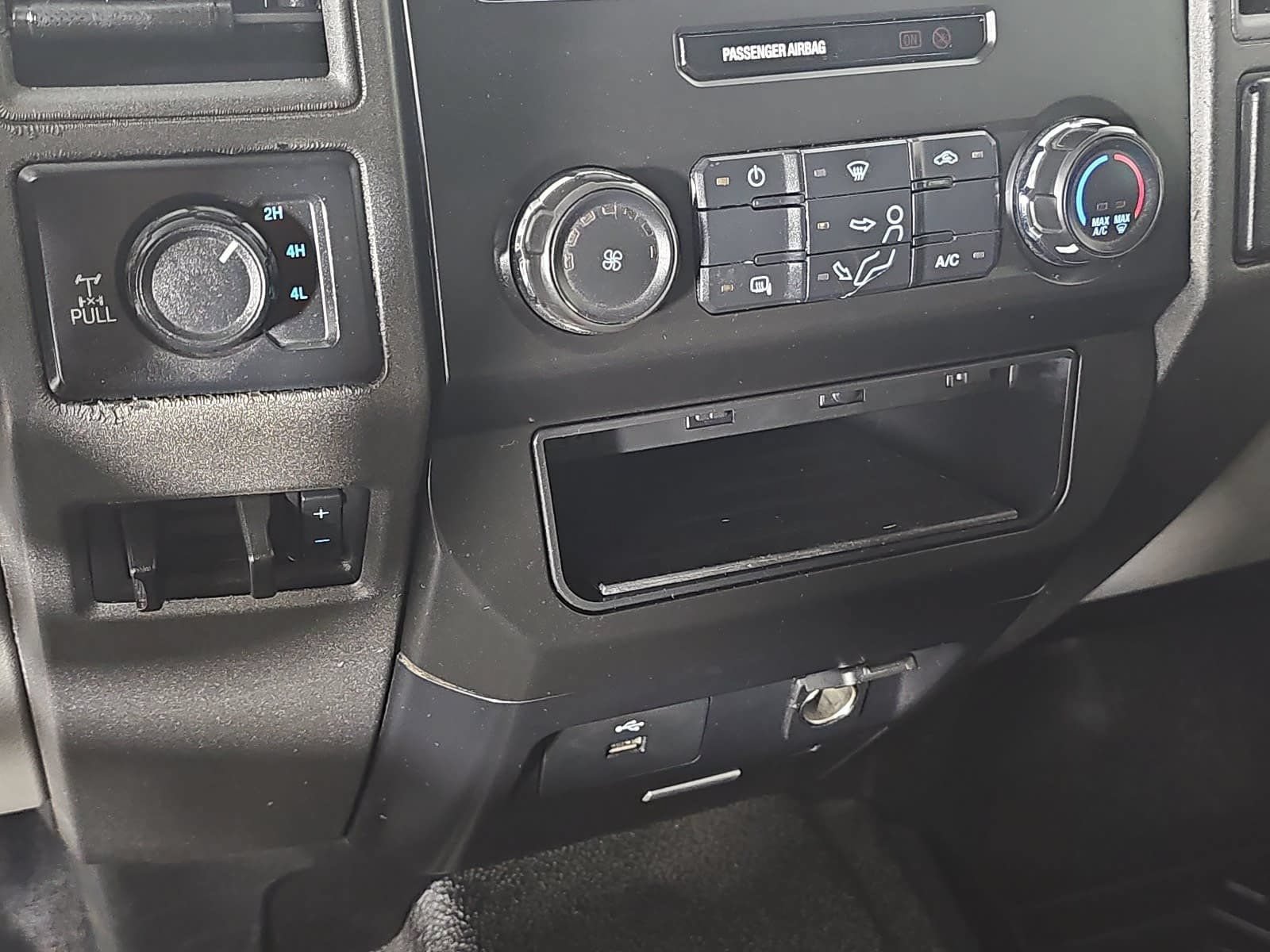 Used 2018 Ford F350 XL w/ Power Equipment Group AWD/4WD image 18