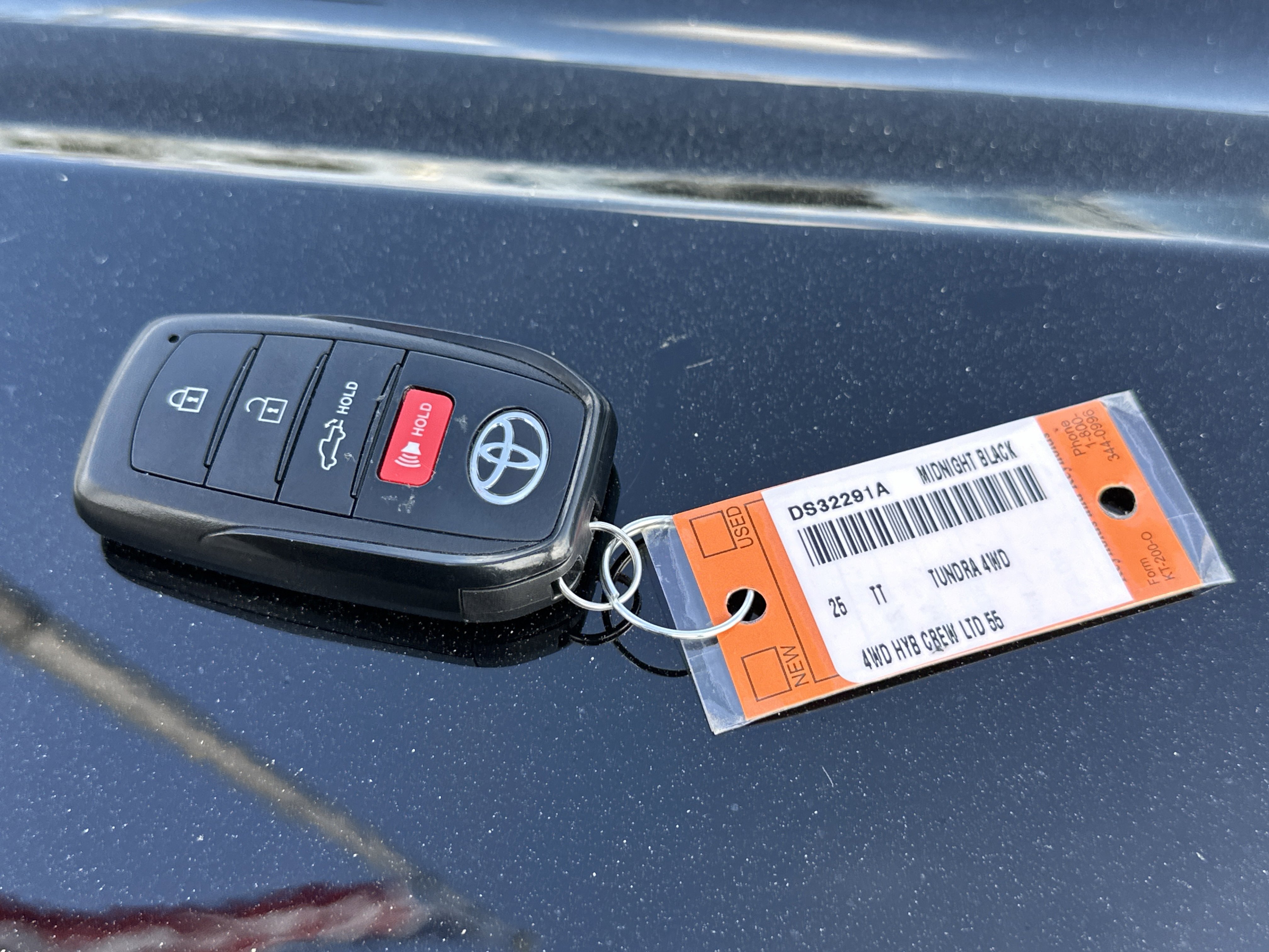Used 2025 Toyota Tundra Limited AWD/4WD image 36