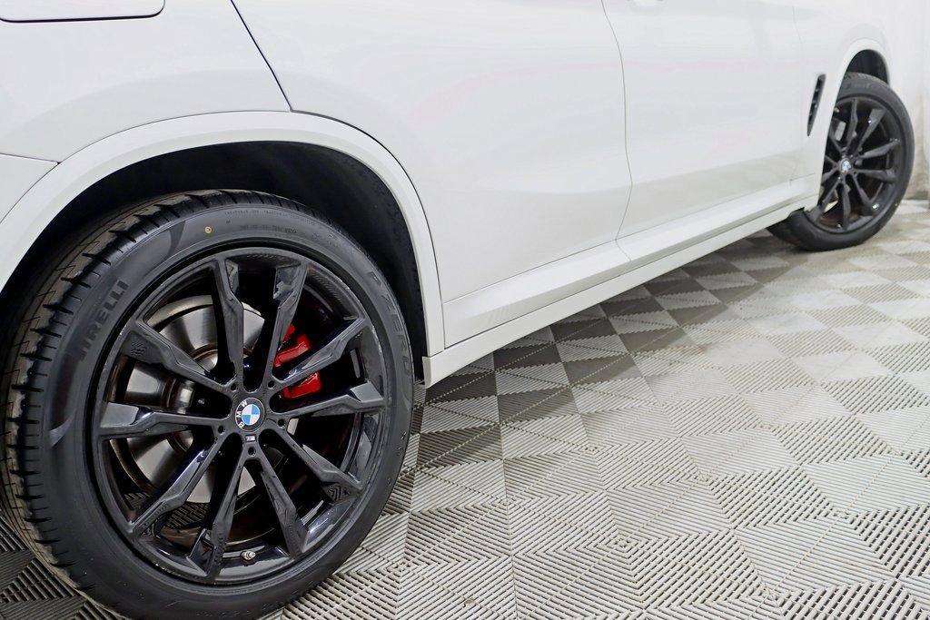 Used 2024 BMW X4 M40i w/ Premium Package image 11