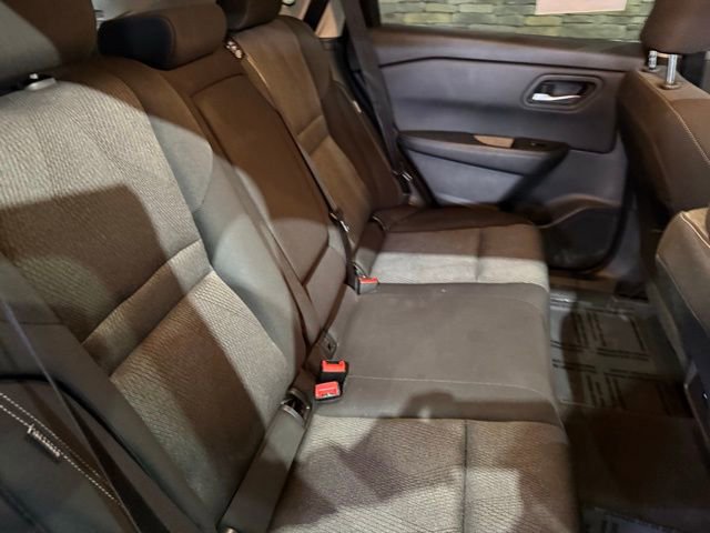 Certified 2025 Nissan Rogue SV image 33