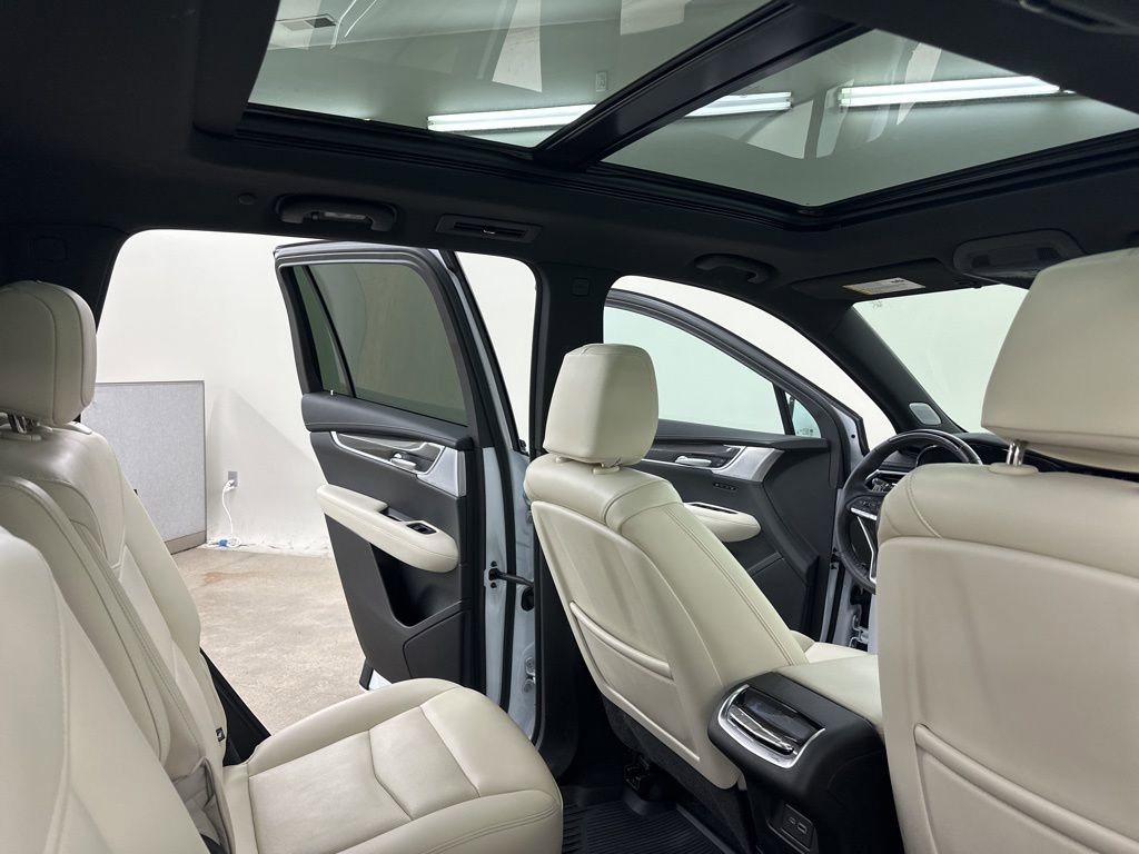 Certified 2025 Cadillac XT6 Sport w/ Technology Package AWD/4WD image 23