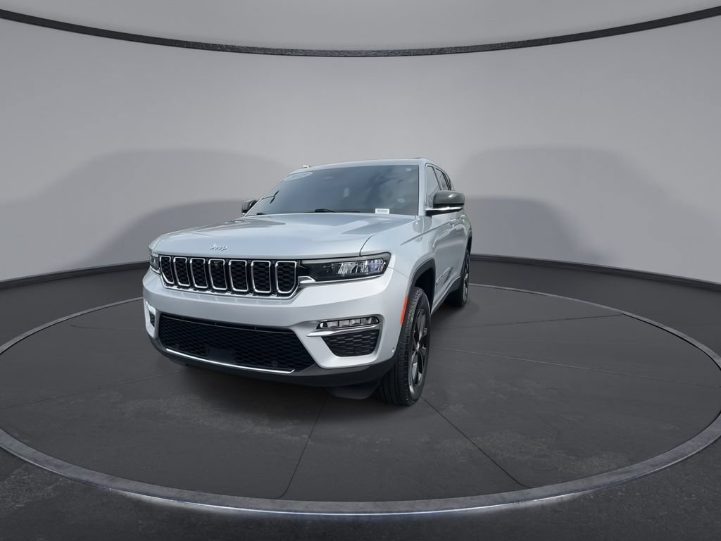 Used 2023 Jeep Grand Cherokee Limited w/ Luxury Tech Group II RWD image 4