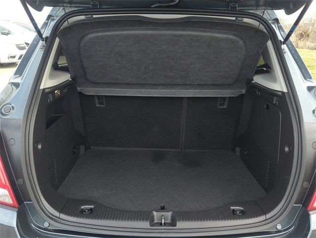 Used 2021 Chevrolet Trax LT w/ LT Convenience Package image 23