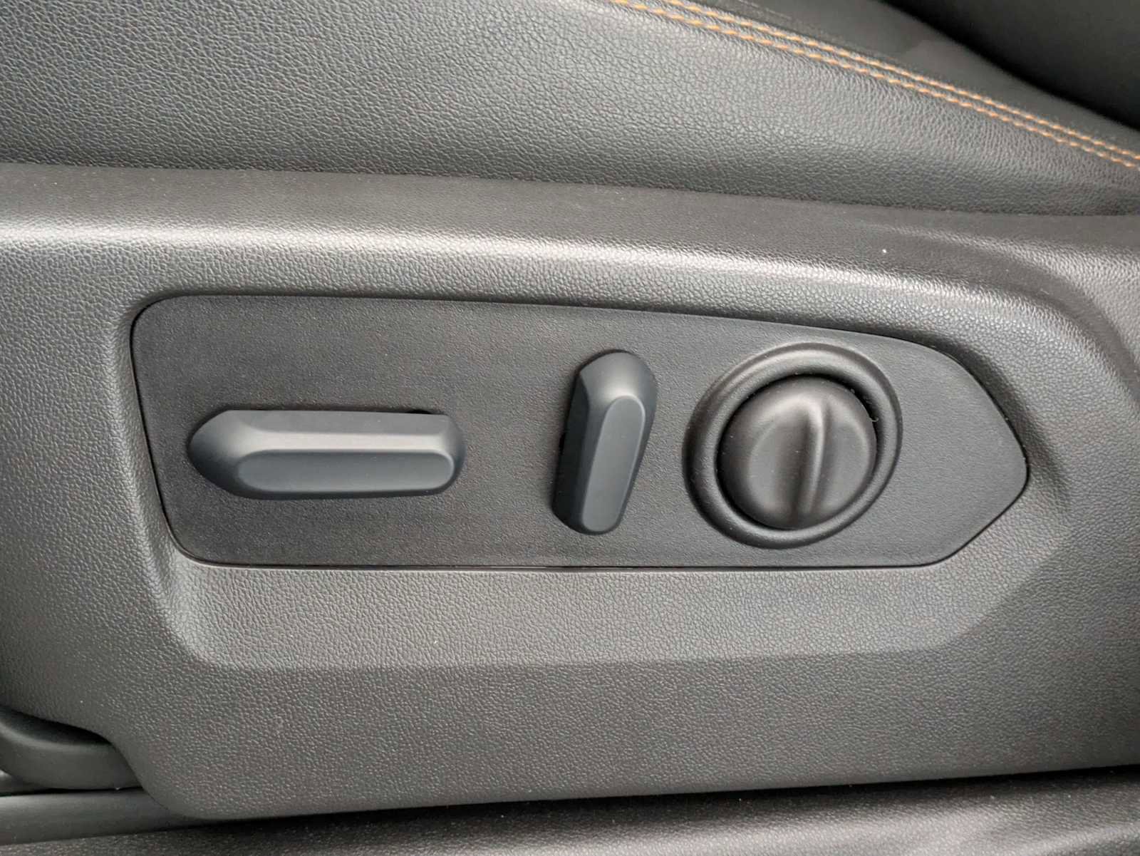 Used 2022 GMC Sierra 3500 AT4 w/ Gooseneck/5TH Wheel Package image 17