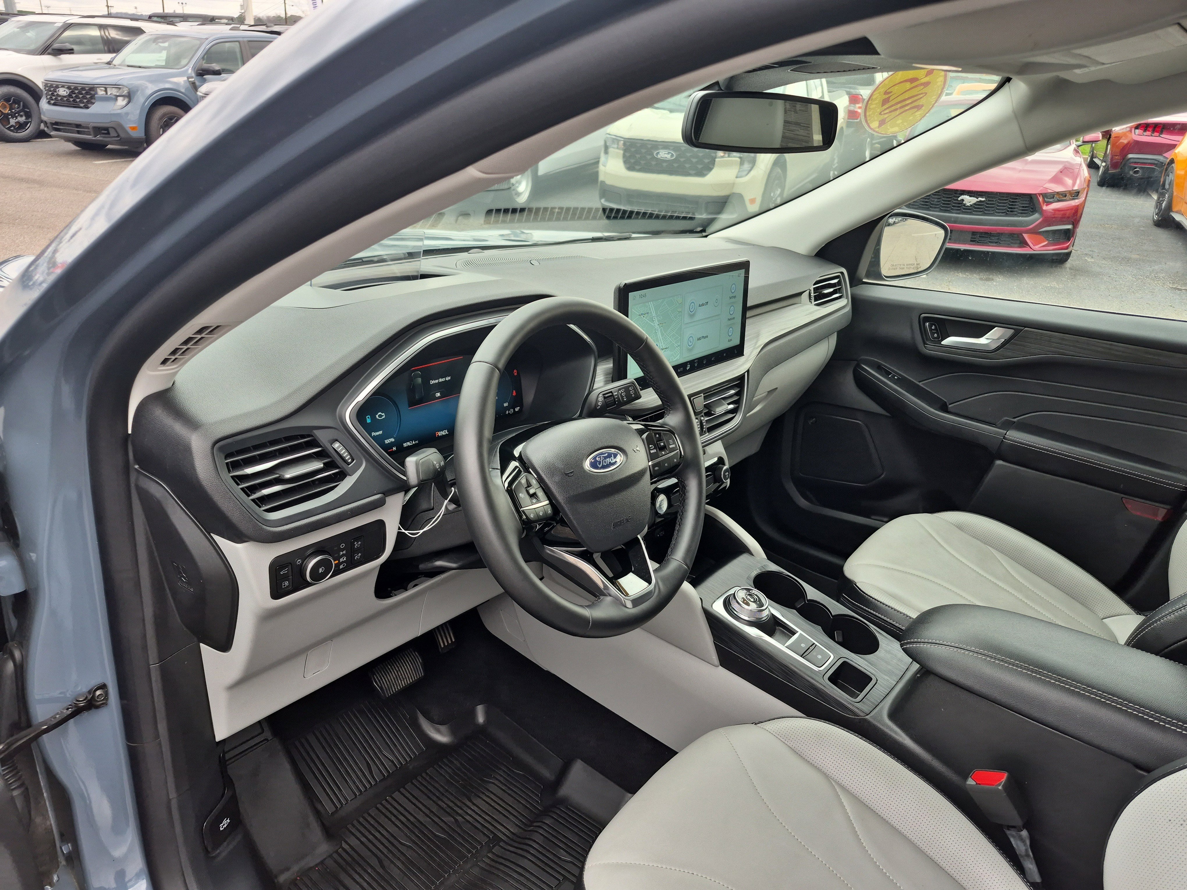 Certified 2025 Ford Escape SE w/ PHEV Premium Package FWD image 13