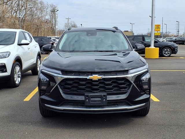 Used 2025 Chevrolet Trax LT image 21