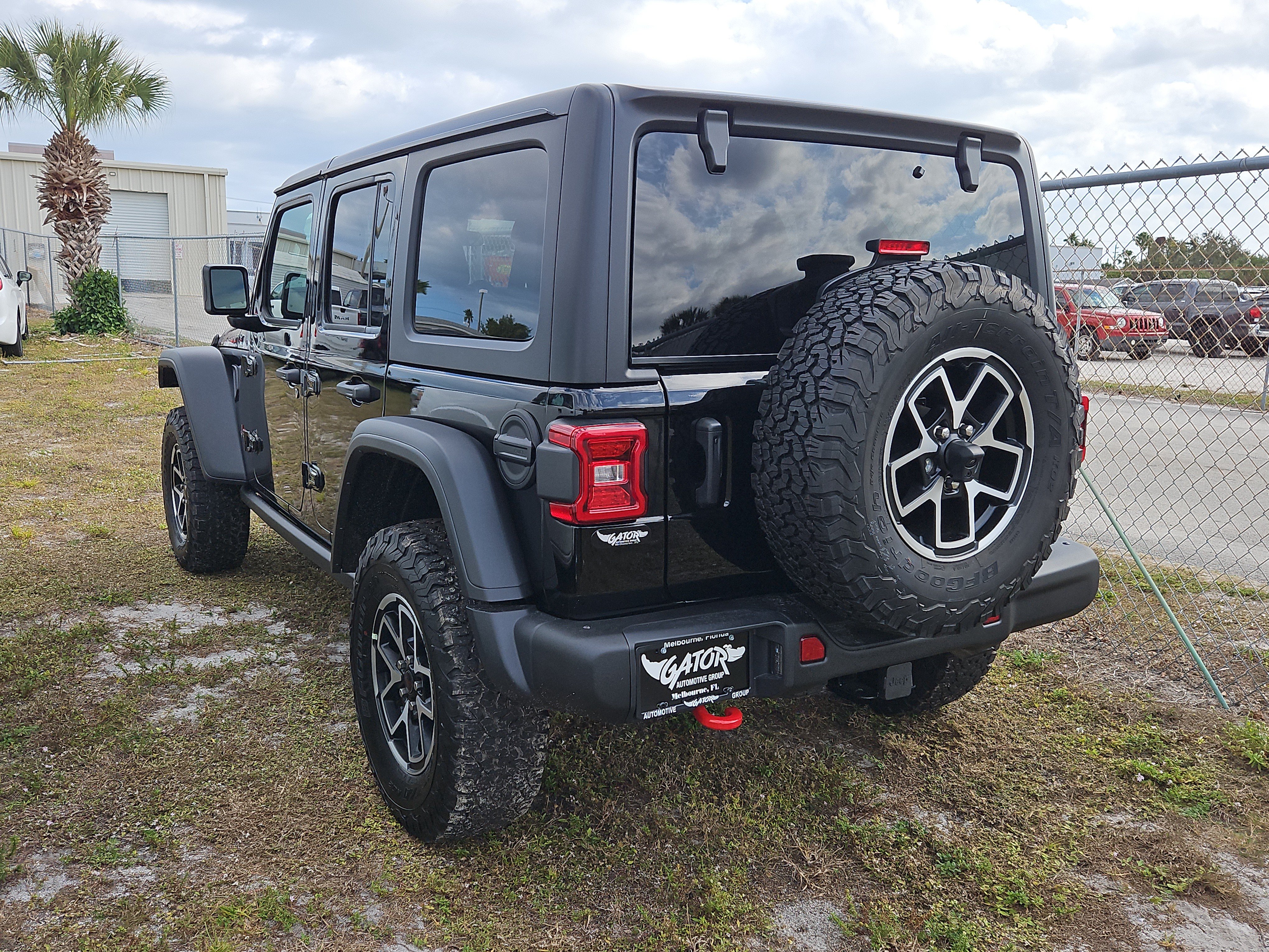 New 2026 Jeep Wrangler Unlimited Rubicon w/ Steel Bumper Group AWD/4WD image 3