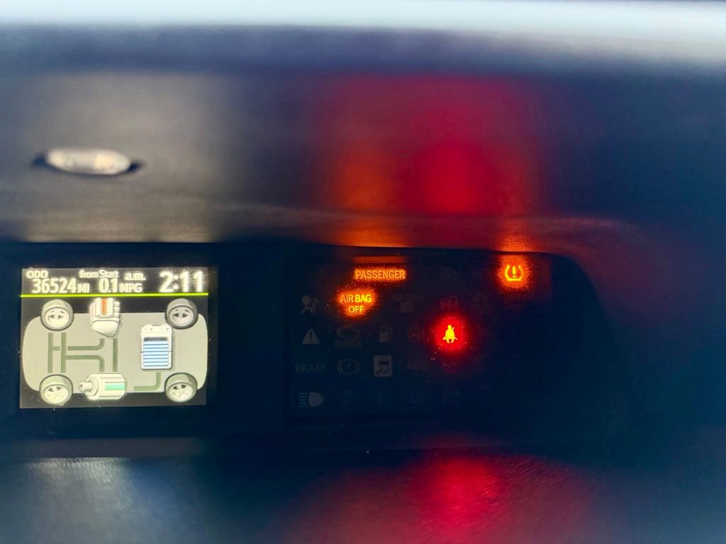 Used 2016 Toyota Prius C Two image 28