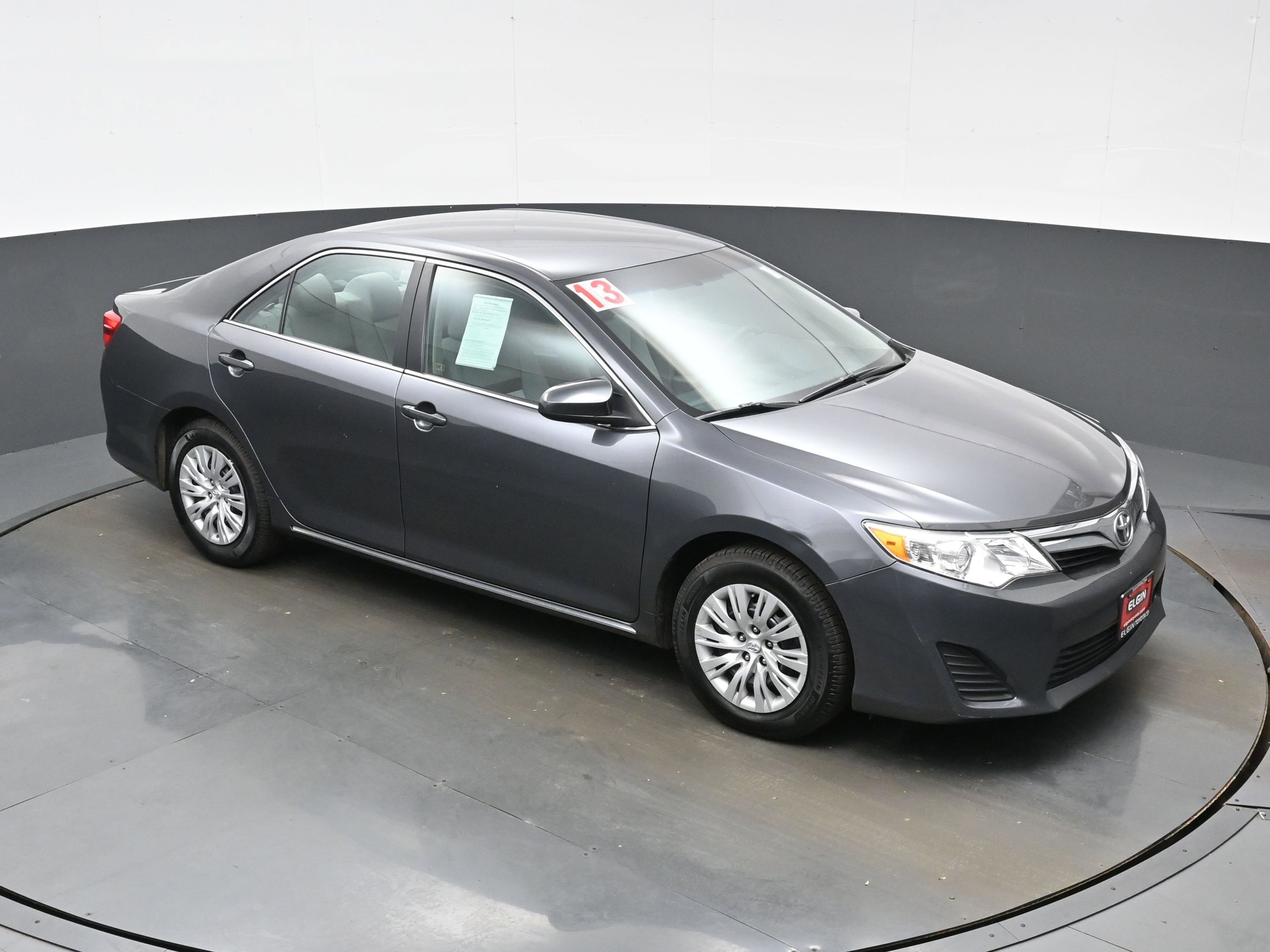 Used 2013 Toyota Camry LE image 29