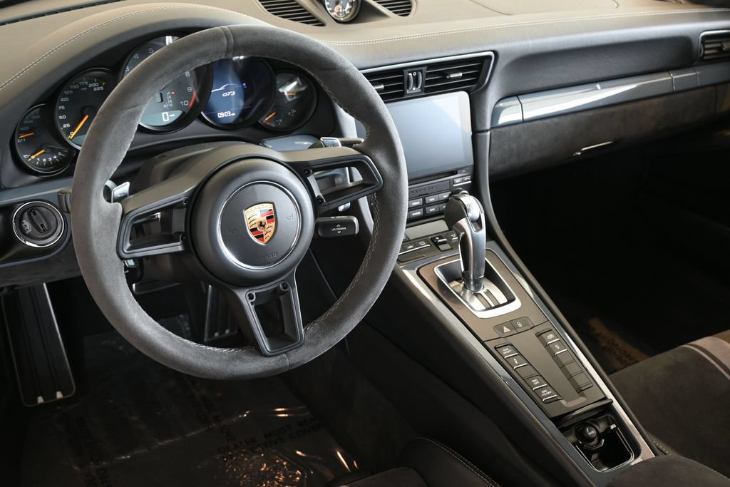 Used 2018 Porsche 911 GT3 w/ Sport Chrono Package RWD image 18