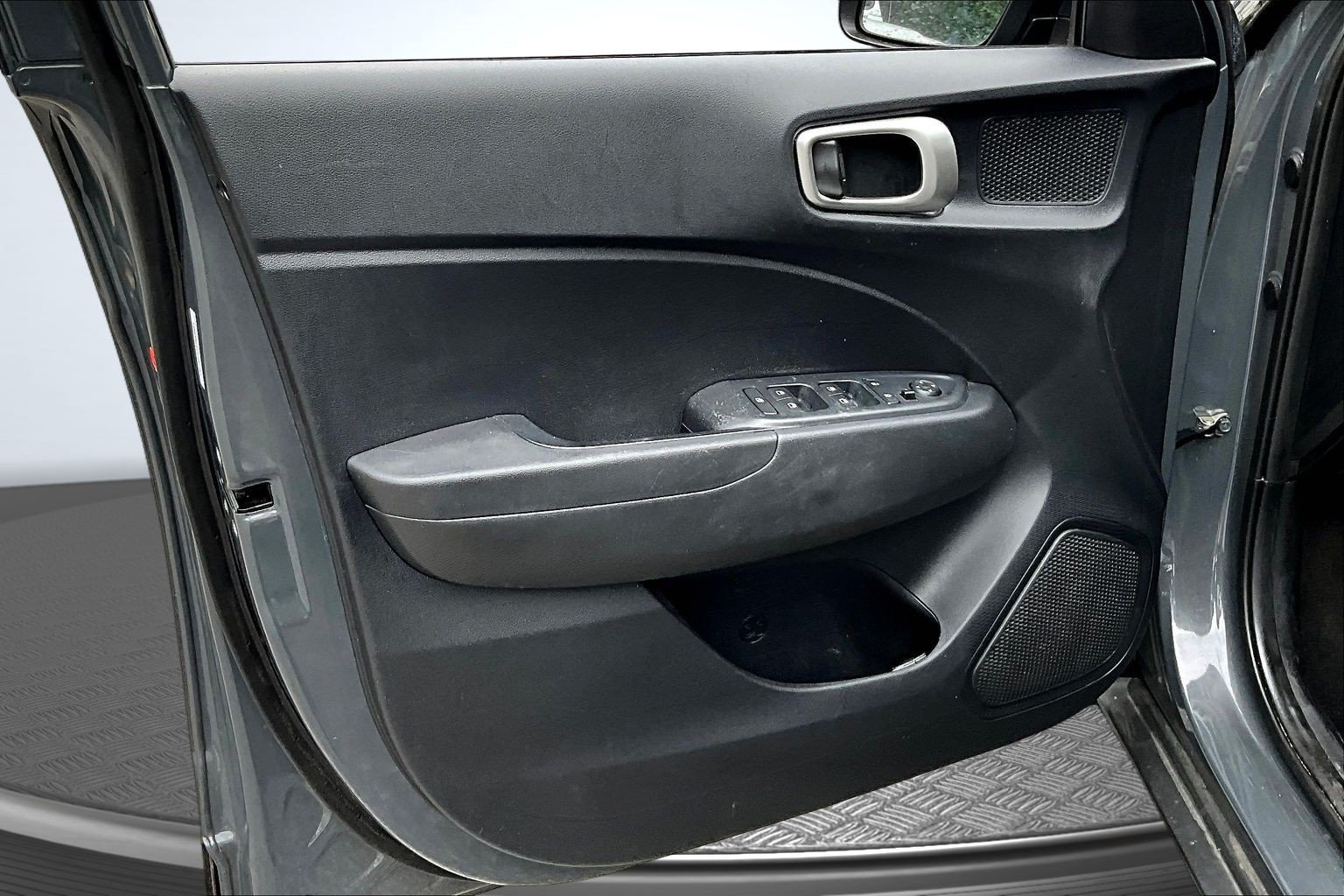 Used 2026 Hyundai Venue SE FWD image 16