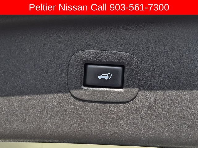Used 2020 Nissan Armada Platinum w/ Captain's Chairs Package RWD image 10