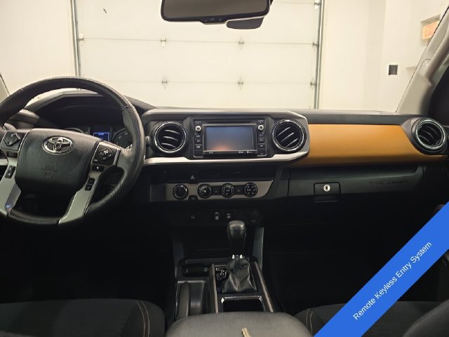 Used 2018 Toyota Tacoma SR5 AWD/4WD image 13
