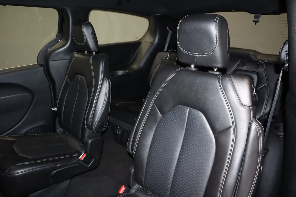 Used 2025 Chrysler Pacifica Select image 22