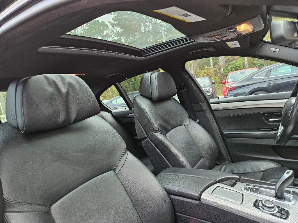 Used 2013 BMW 550i xDrive Sedan AWD/4WD image 39