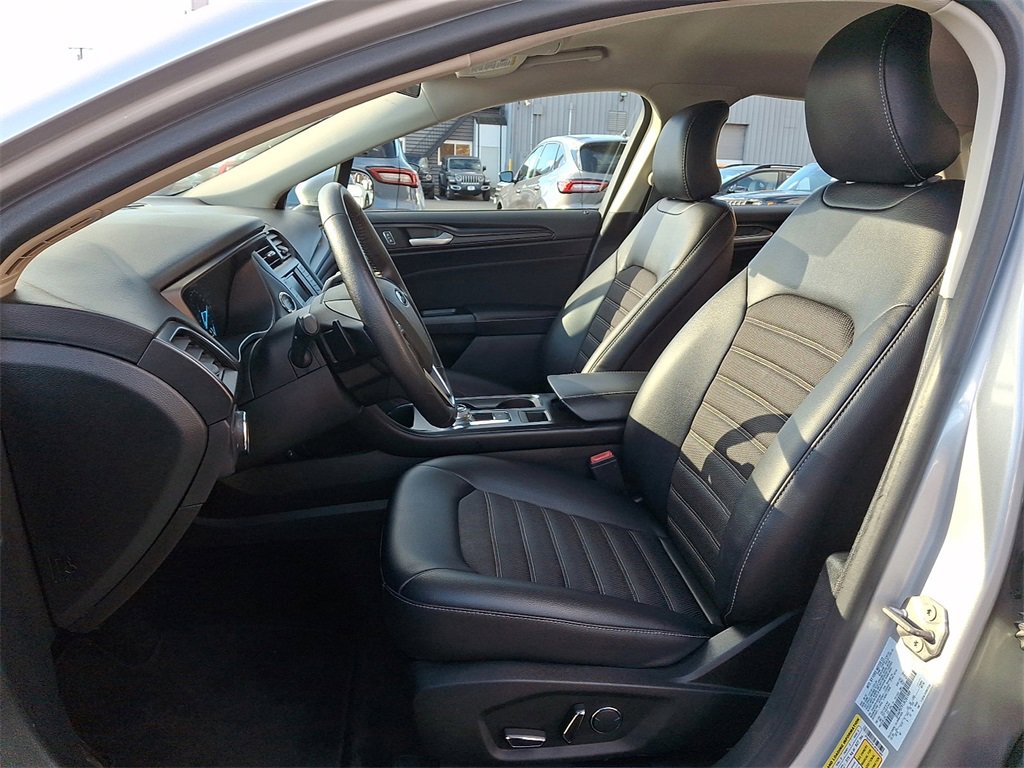 Certified 2018 Ford Fusion SE w/ Equipment Group 201A image 14
