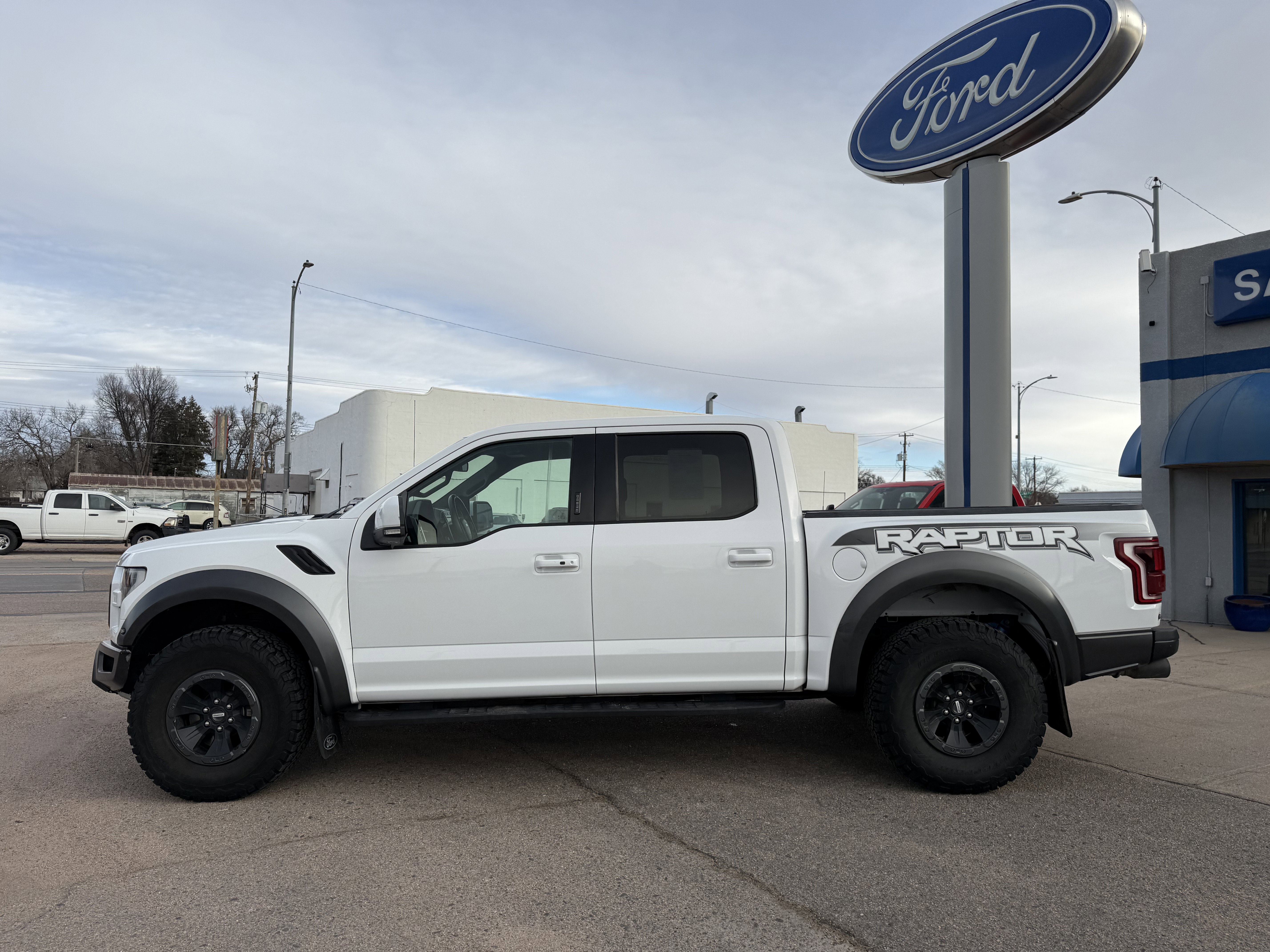 Used 2017 Ford F150 Raptor w/ Equipment Group 802A Luxury image 10