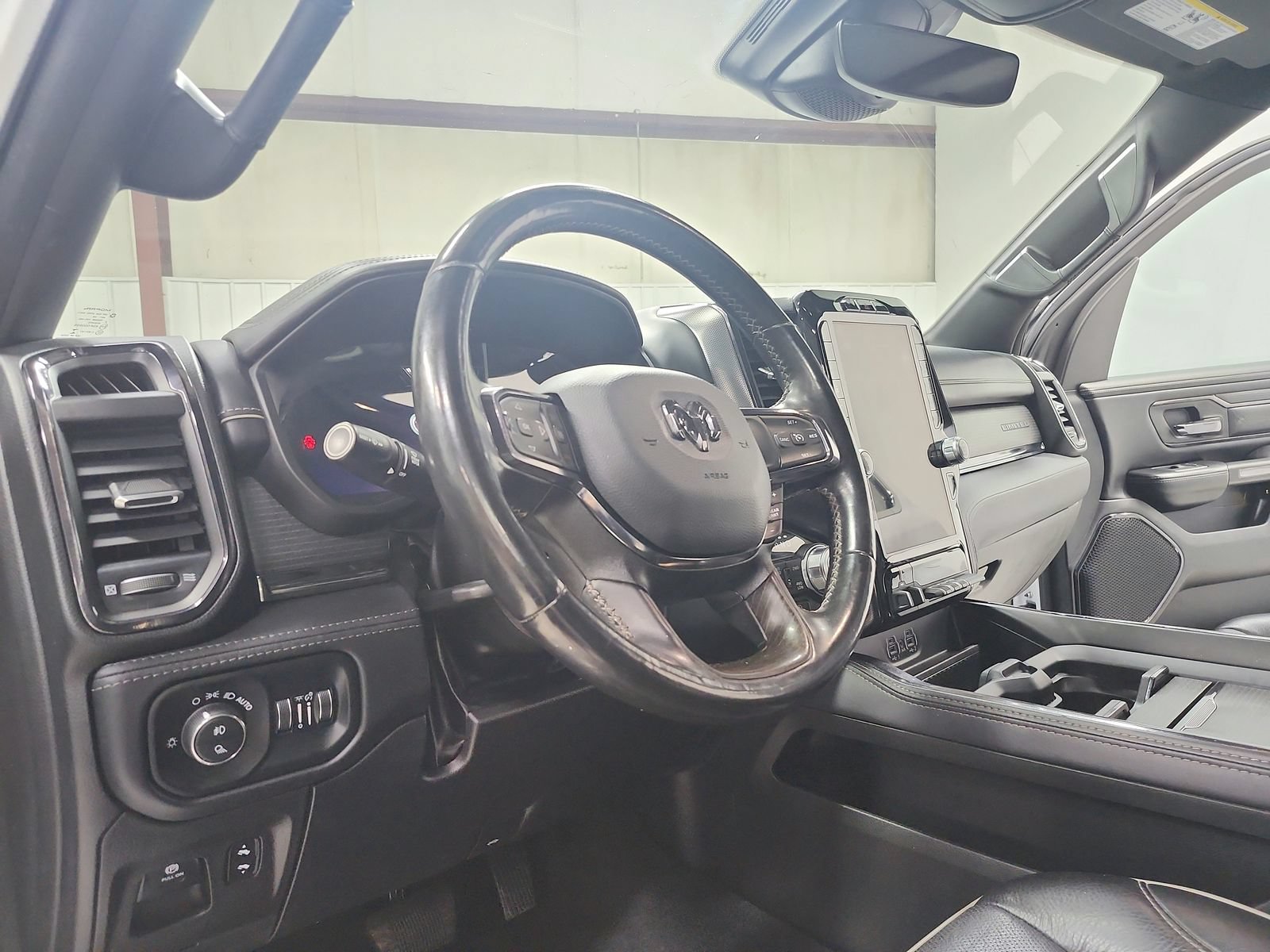 Used 2023 RAM 1500 Limited w/ Body Color Bumper Group AWD/4WD image 18