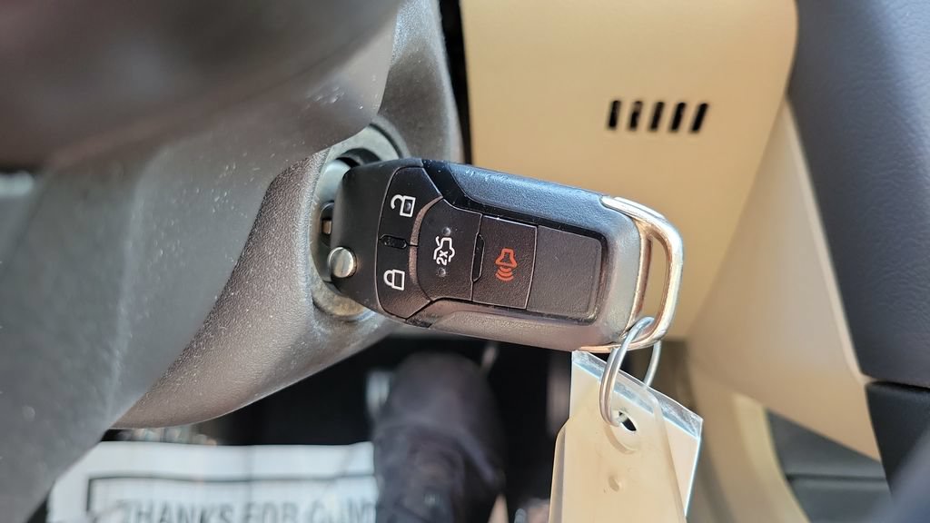 Used 2014 Ford Fusion SE FWD image 23