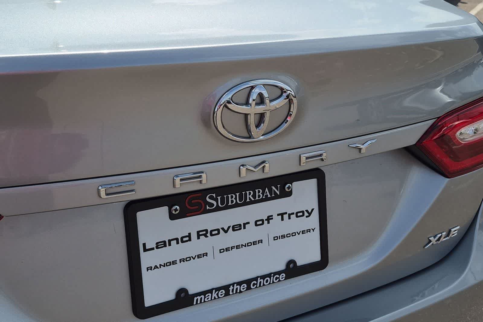 Used 2020 Toyota Camry XLE FWD image 12