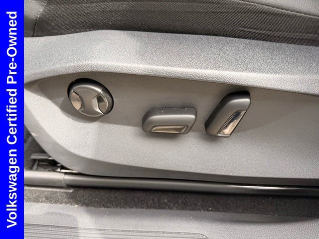 Used 2023 Volkswagen Tiguan SE w/ Panoramic Sunroof Package AWD/4WD image 12