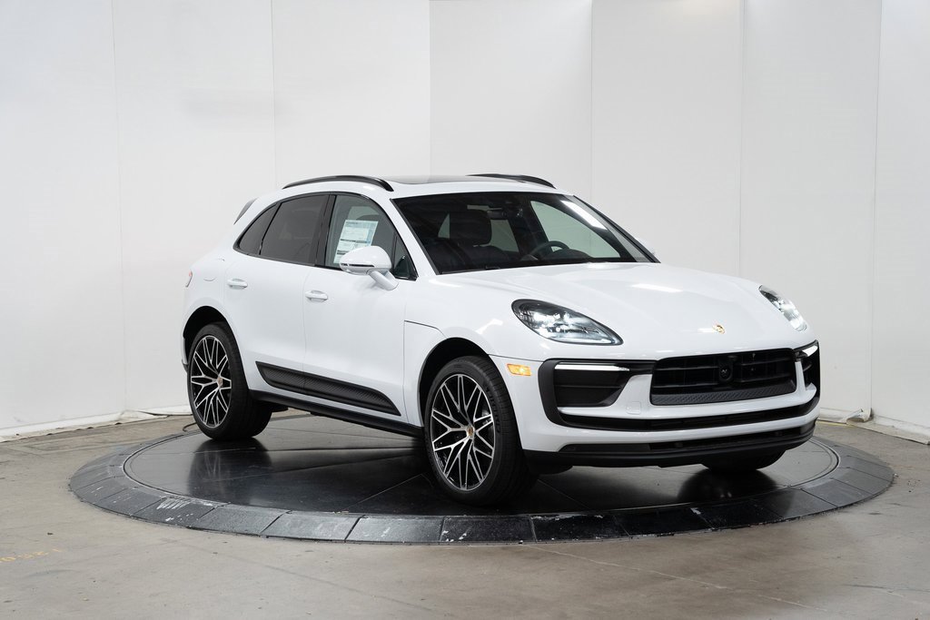 Used 2024 Porsche Macan image 6