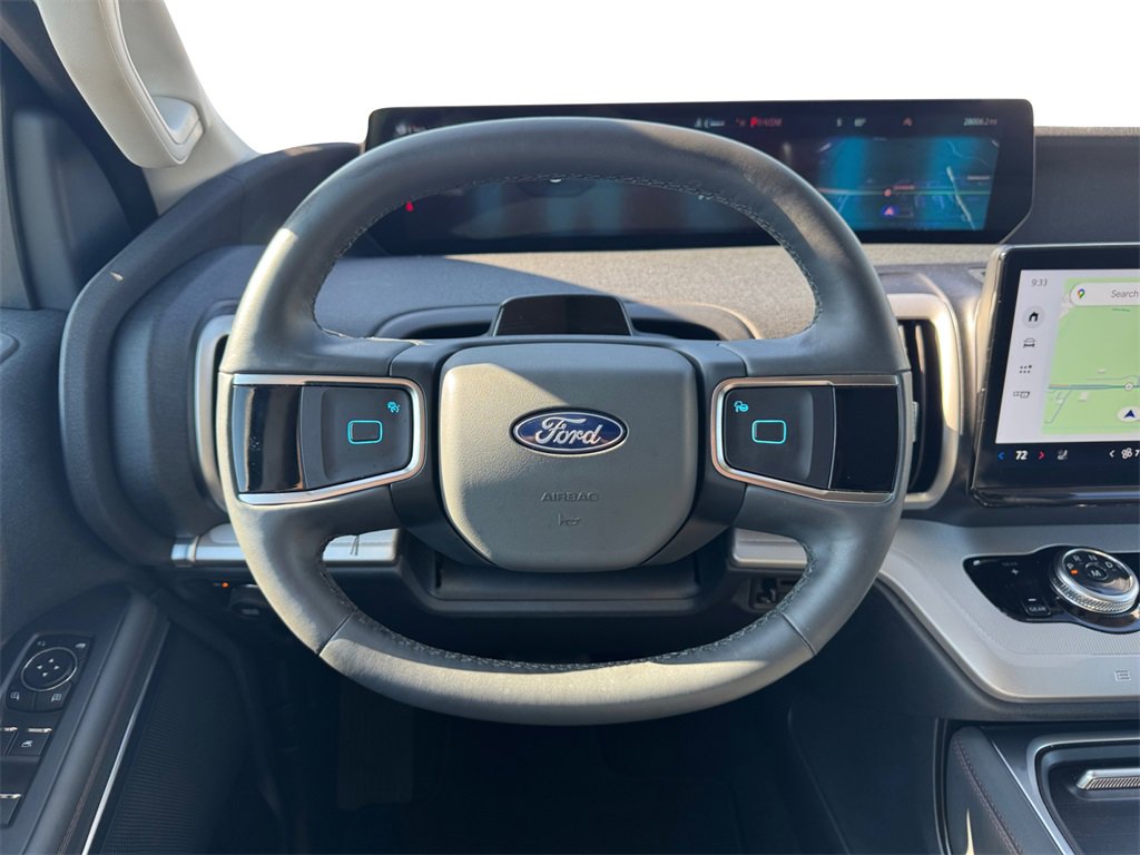 Used 2025 Ford Expedition Active image 12