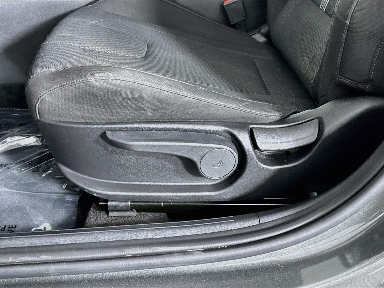 Certified 2025 Hyundai Elantra SE FWD image 19