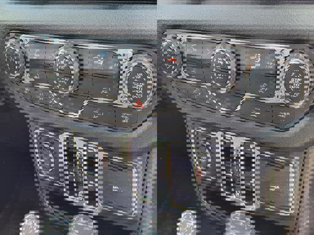 Used 2024 Jeep Gladiator Sport image 9