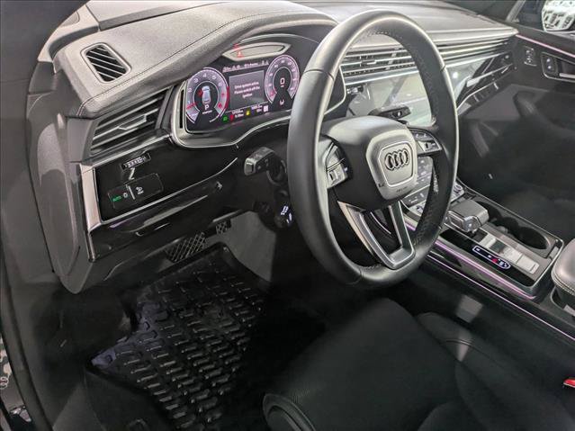 Used 2024 Audi Q8 Prestige w/ Prestige Package AWD/4WD image 10
