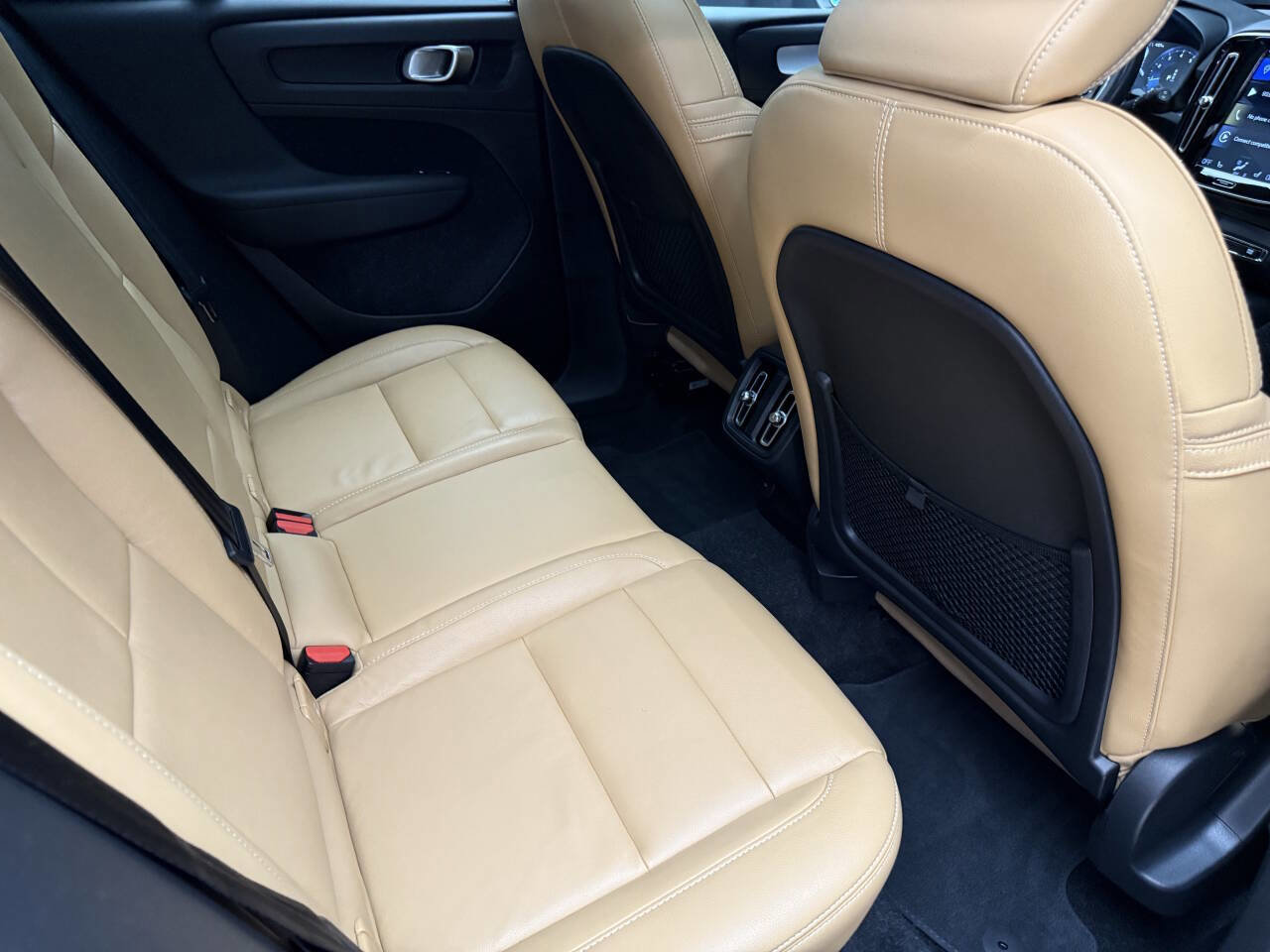 Used 2019 Volvo XC40 T5 Momentum image 21