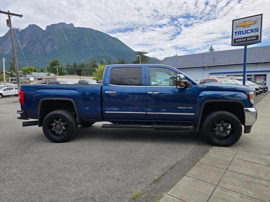 Used 2016 GMC Sierra 2500 SLT w/ Duramax Plus Package AWD/4WD image 4