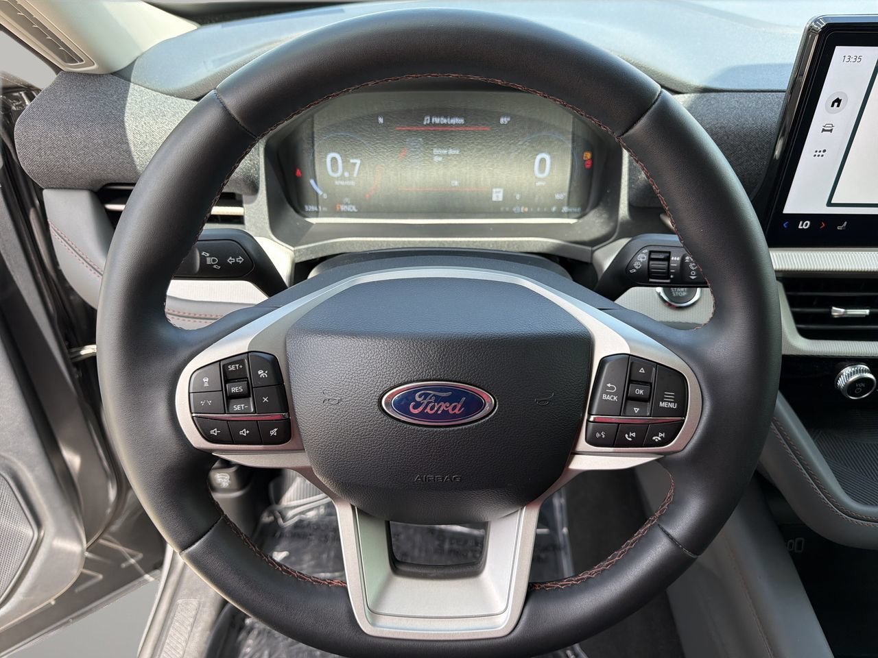Used 2026 Ford Explorer Active RWD image 32