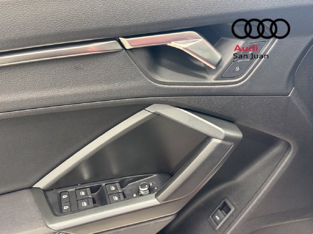 Used 2025 Audi Q3 2.0T Premium w/ Black Optic Sport Package AWD/4WD image 29