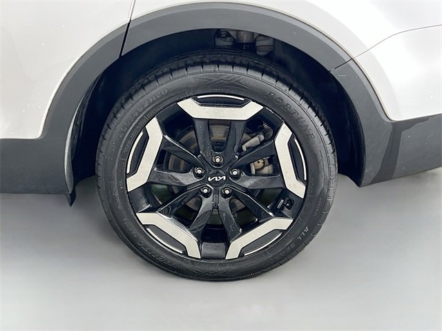 Used 2023 Kia Telluride EX w/ EX Captain's Chair Package image 39