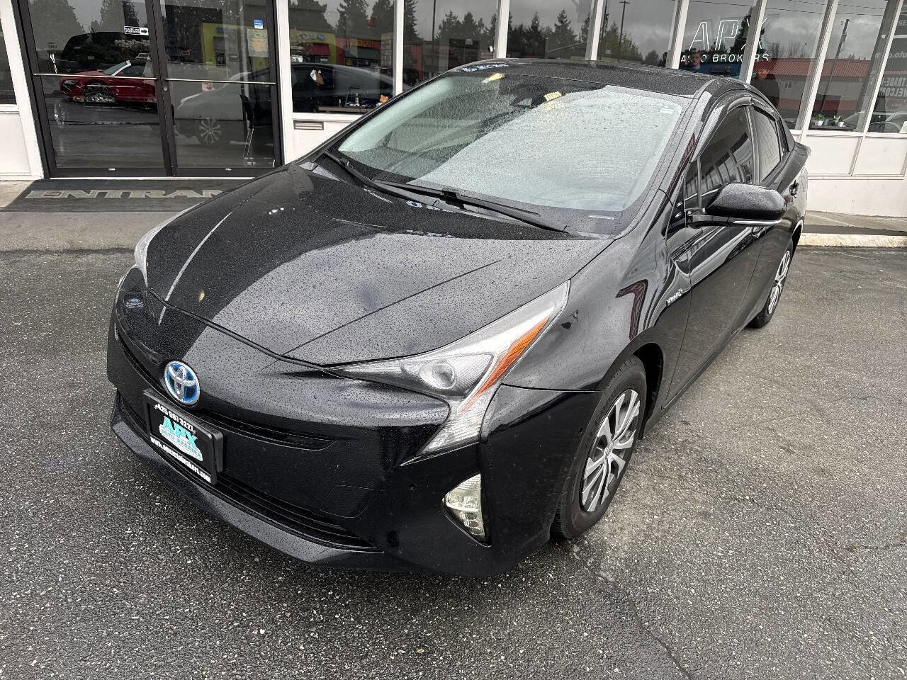Used 2016 Toyota Prius Three w/ Advanced Technology Package image 2