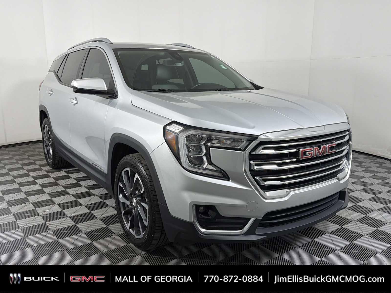 Used 2022 GMC Terrain SLT w/ Infotainment Package II FWD image 1