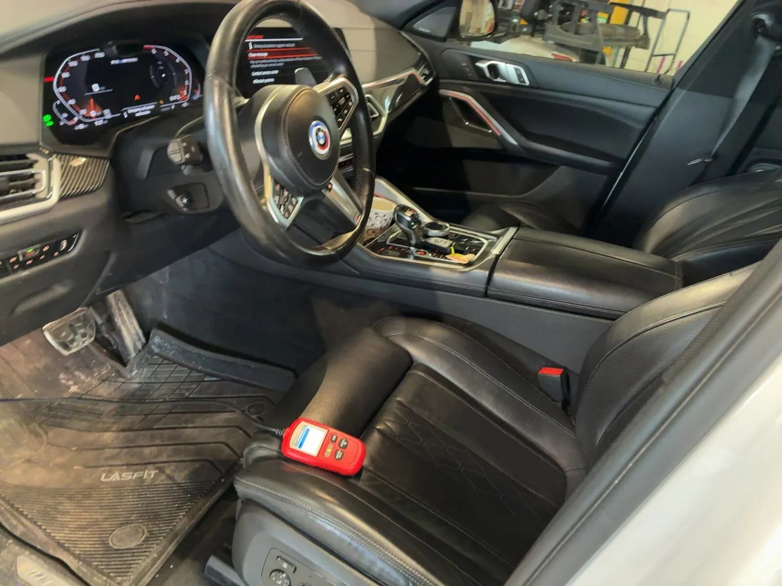 Used 2021 BMW X6 M50i w/ Executive Package AWD/4WD image 4