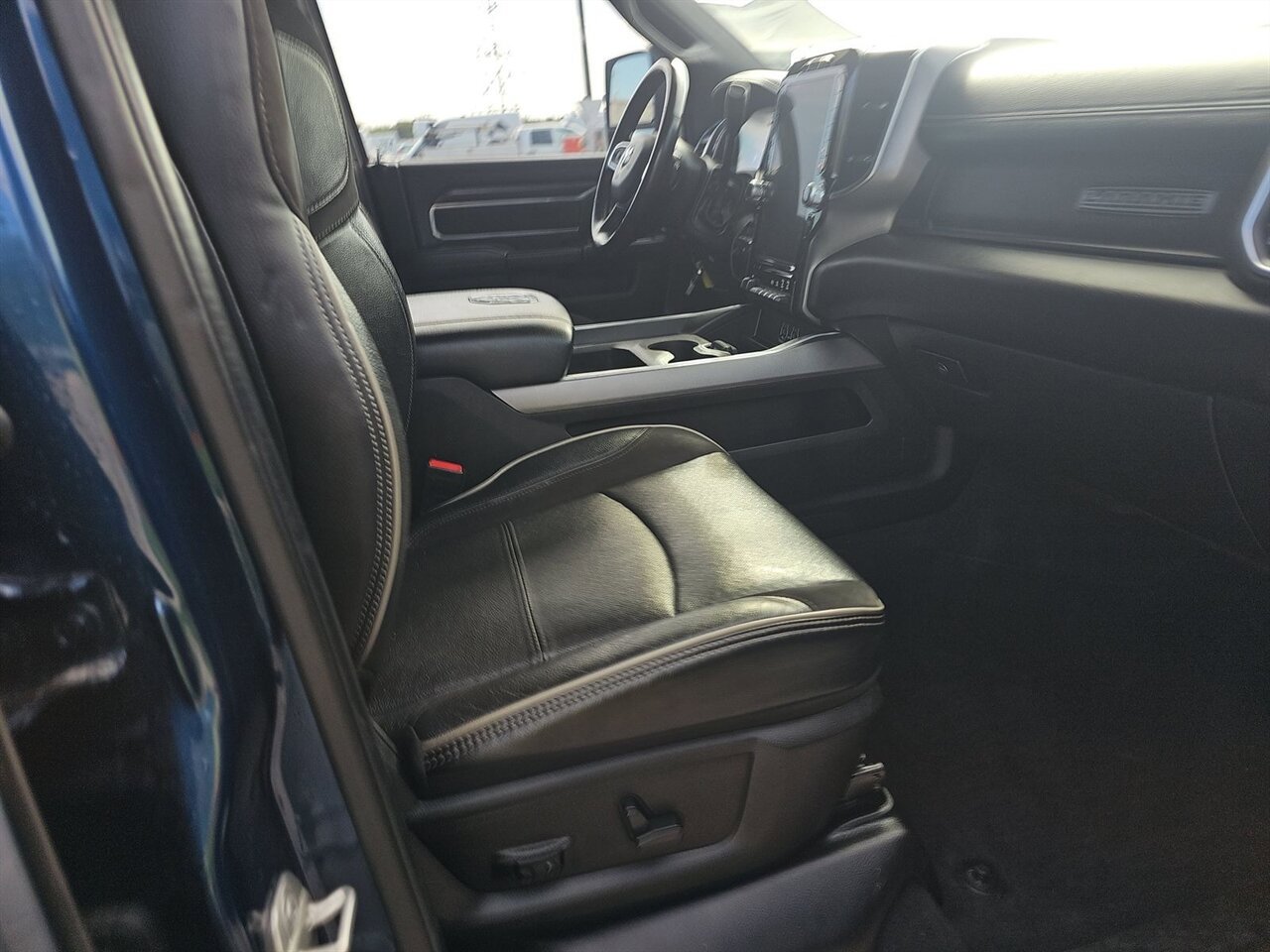 Used 2023 RAM 2500 Laramie AWD/4WD image 5