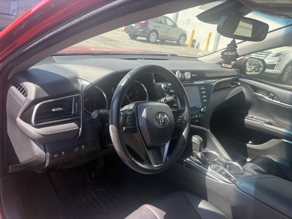 Used 2020 Toyota Camry XSE image 5