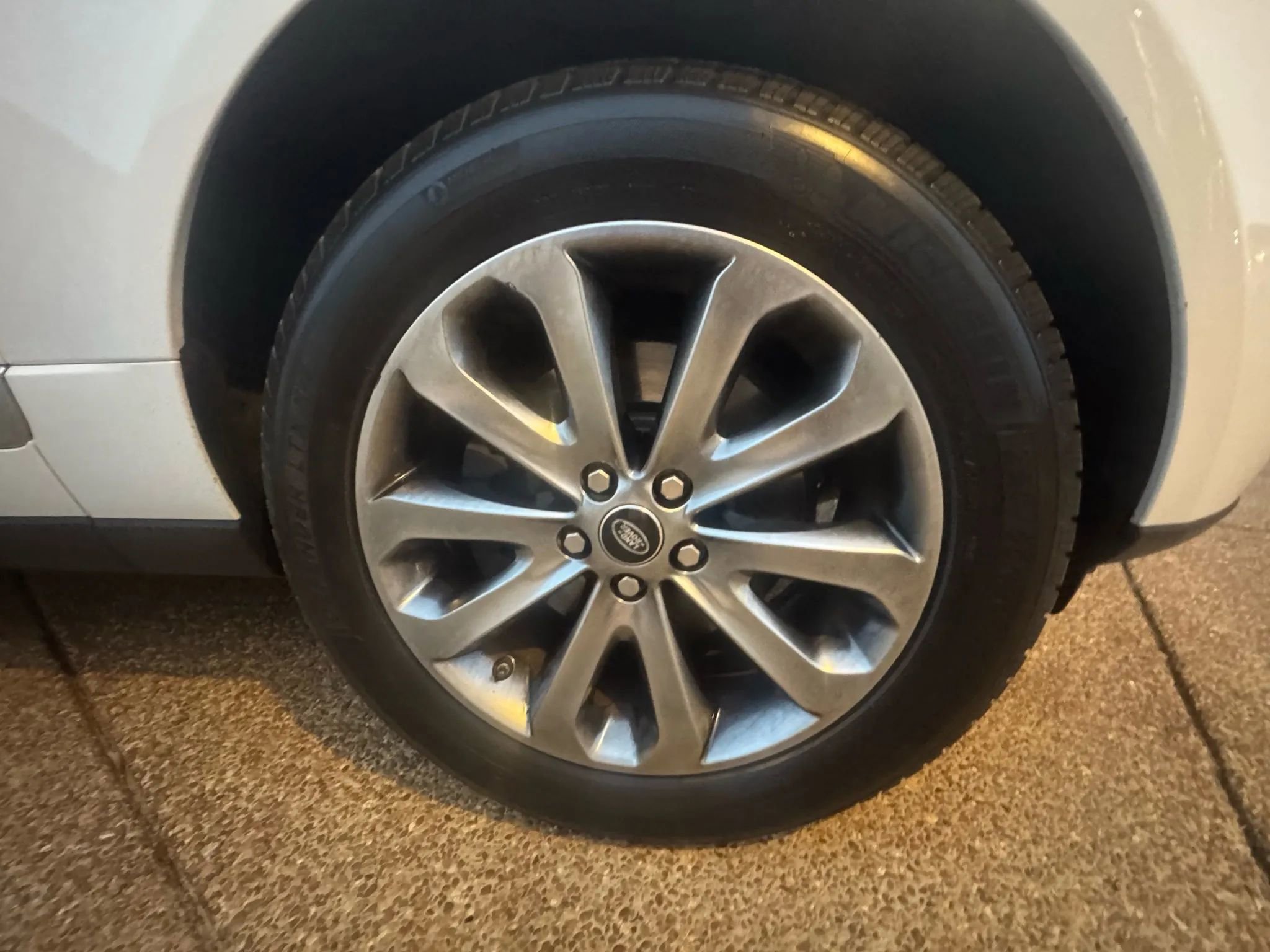 Used 2016 Land Rover Range Rover image 32