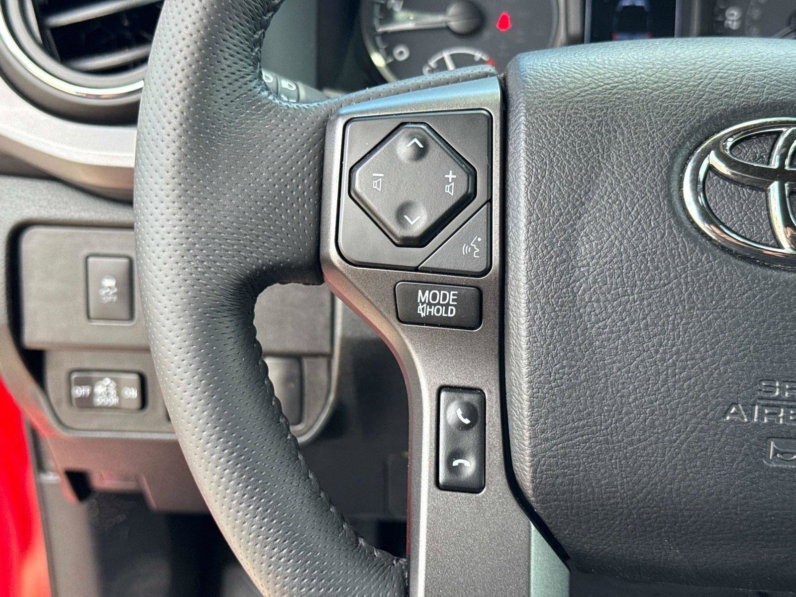 Used 2021 Toyota Tacoma TRD Off-Road w/ TRD Premium Off Road Package AWD/4WD image 28